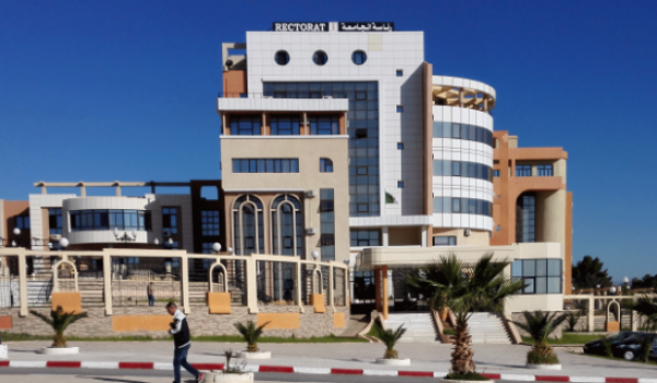 L'université Mohamed Boudiaf de M'sila aux mains de voyous qui font régner leur loi sans que les autorités ne lèvent le petit doigt.