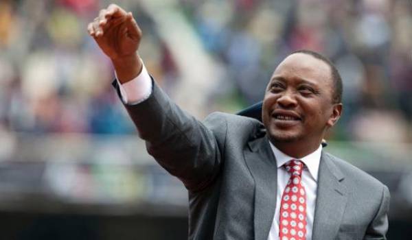 Uhuru Kenyatta réélu président du Kenya, l'opposition dénonce une "mascarade"