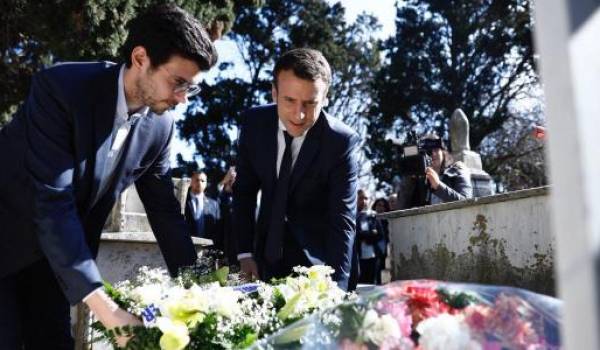 Emmanuel Macron au cimetière chrétien d'Alger en février dernier.