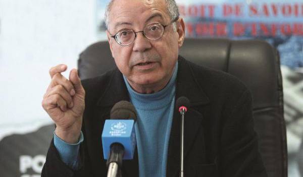L'historien Dahou Djerbal interdit de conférence au Salon international d'Alger (SILA).