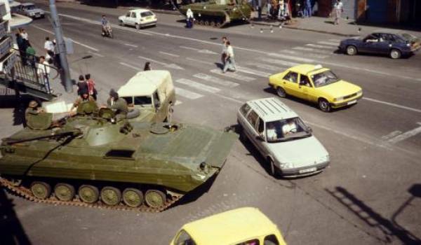 Octobre 1988 : sur ordre d'officiers supérieurs, l'armée a tiré sur les manifestants.