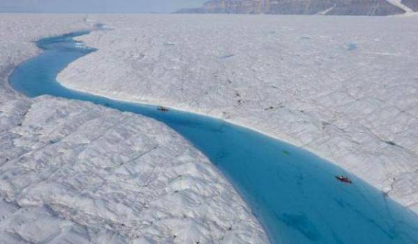Spectaculaire fonte de la calotte glaciaire du Groenland