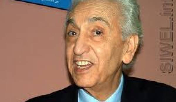 Hocine Aït Ahmed, 85 ans, président du Front des forces socialistes.