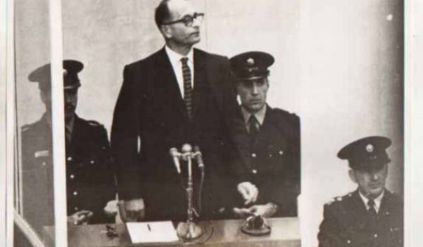 Adolf Eishmann en procès en Israël.