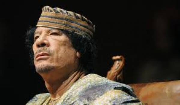 Kadhafi a été enterré dans un lieu secret lundi.
