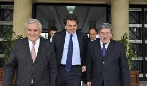 Jean-Pierre Raffarin, Pierre Lelouche (député UMP) et Ahmed Ouyahia.