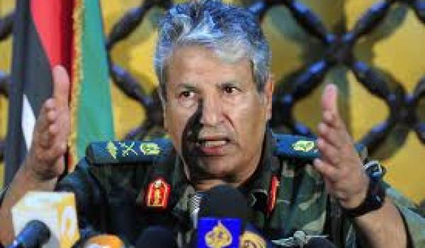 Les rebelles libyens annoncent l'assassinat de leur chef militaire et la prise de Ghezaya