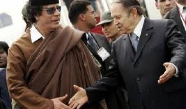 La fin du soutien au dictateur libyen est sonnée à Alger.