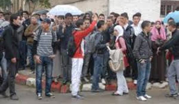Les écoliers algériens risquent de ne pas avoir école demain.