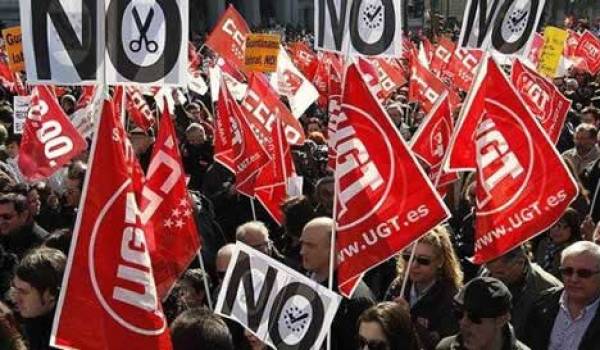 Espagne : les syndicats menacent d’une grève générale