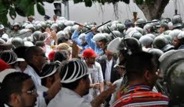 La marche des médecins résidents violemment réprimée à Alger