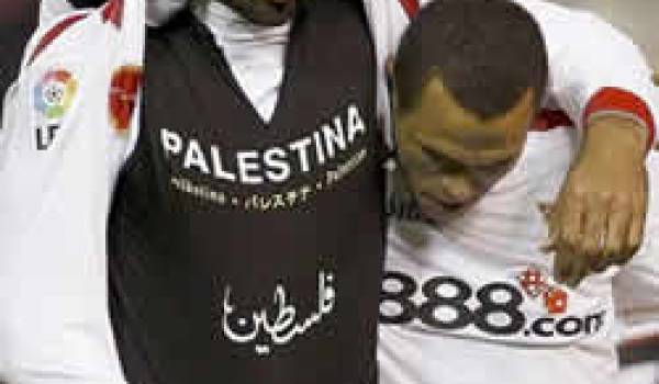 Kanouté affiche en plein match son soutien aux Palestiniens