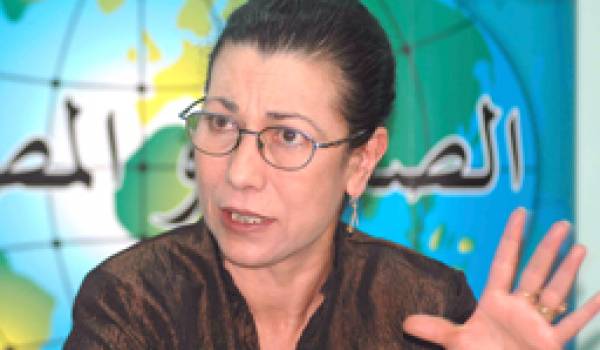 Louisa Hanoune applaudit Ouyahia et accuse "la mafia" d'être derrière les attentats