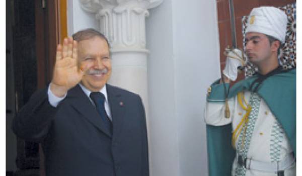 Algérie : Comment Bouteflika « bluffe » ses visiteurs