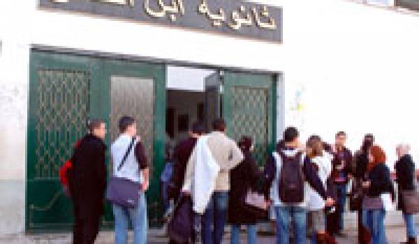La grève fait le plein dans les lycées et universités d'Alger