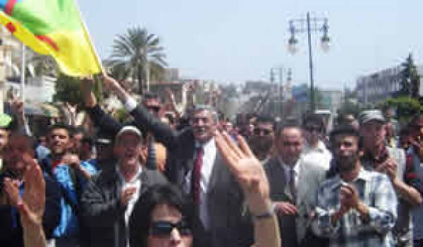 Algérie : Bouteflika réprime une manifestation des autonomistes kabyles