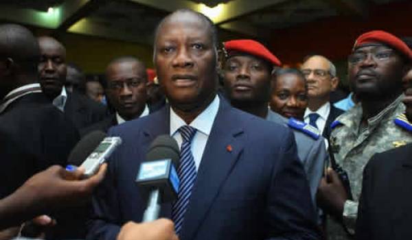 Ouattara prend le blocus de Ggabgo en main