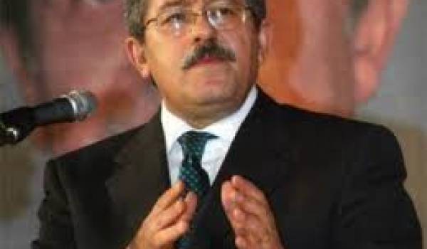 Ahmed Ouyahia, Premier ministre.