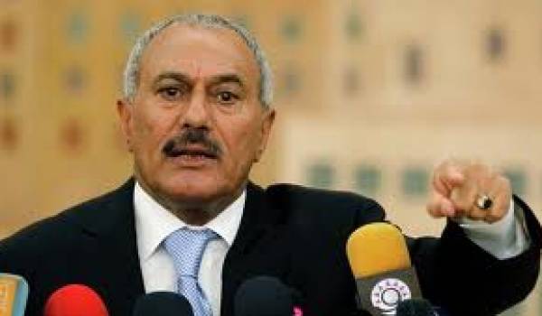 Abdellah Saleh, président du Yémen quitte le pouvoir.