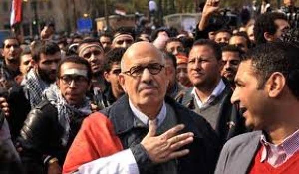 El Baradei parmi les manifestants, place Tahrir.