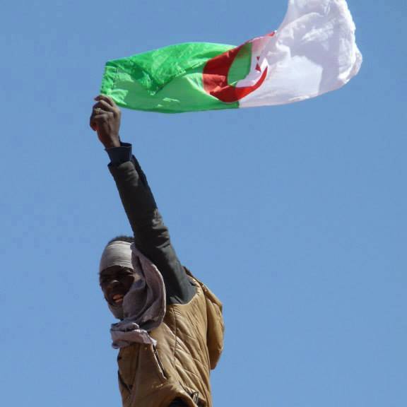 Un manifestant contre le gaz de schiste à In Salah
