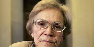 Louisette Ighiahriz, militante torturée pendant la guerre. Louisette Ighiahriz, militante torturée pendant la guerre.